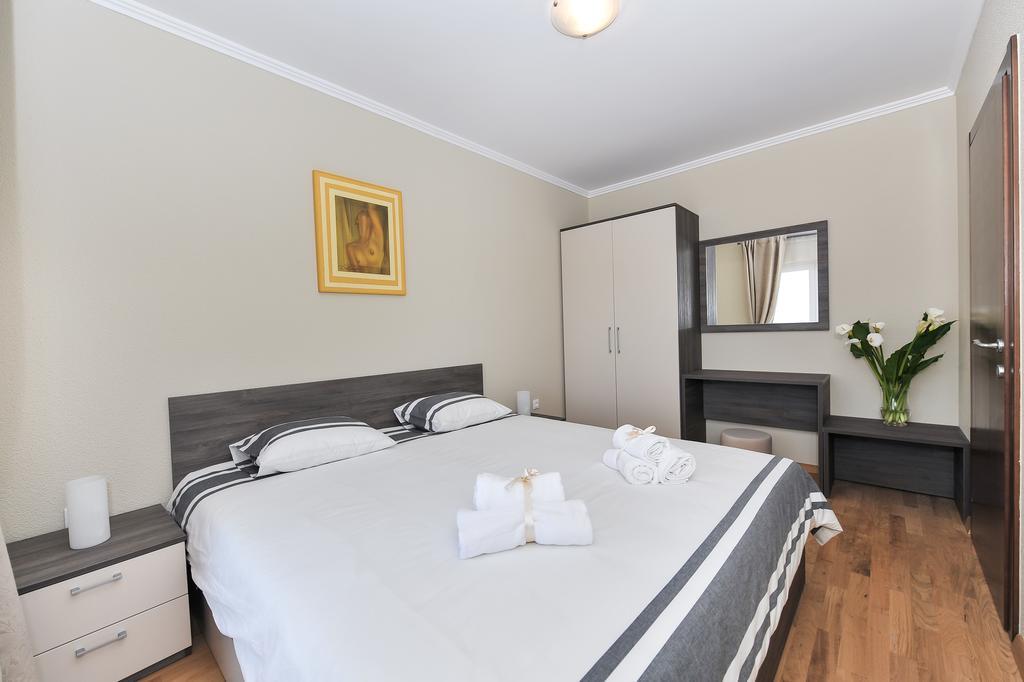 Apartmani Peric Meka Draga Obrovac Exterior foto