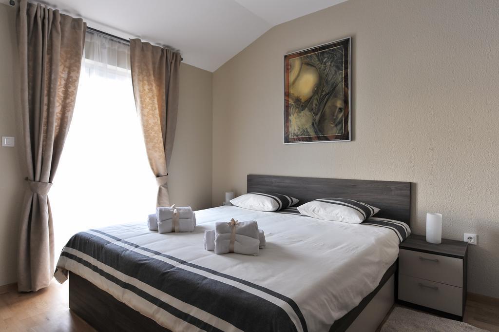 Apartmani Peric Meka Draga Obrovac Exterior foto