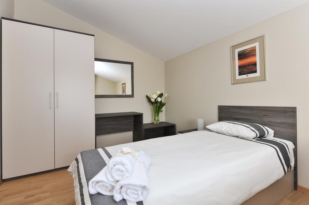 Apartmani Peric Meka Draga Obrovac Exterior foto