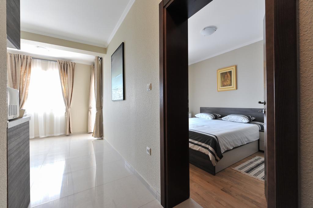 Apartmani Peric Meka Draga Obrovac Exterior foto