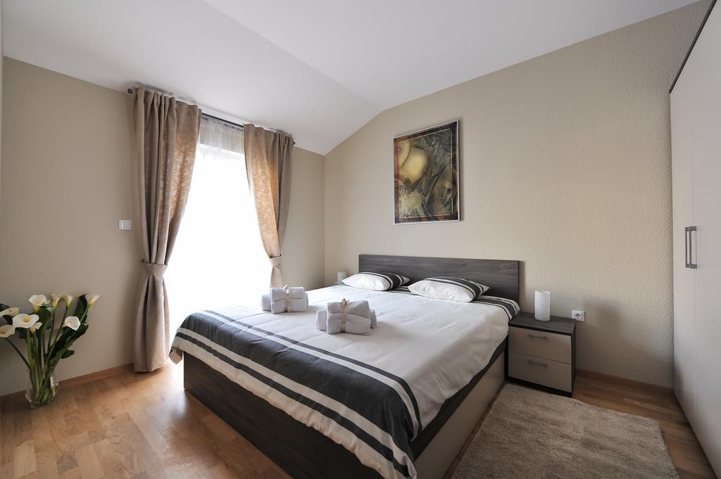 Apartmani Peric Meka Draga Obrovac Exterior foto