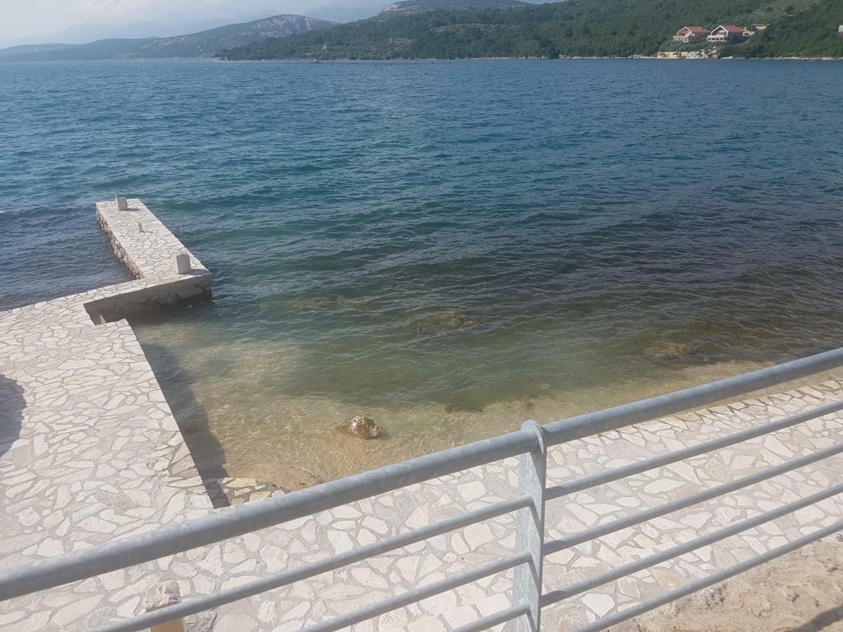 Apartmani Peric Meka Draga Obrovac Exterior foto